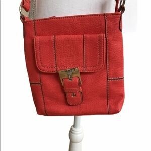 Nine West coral crossbody.  EUC